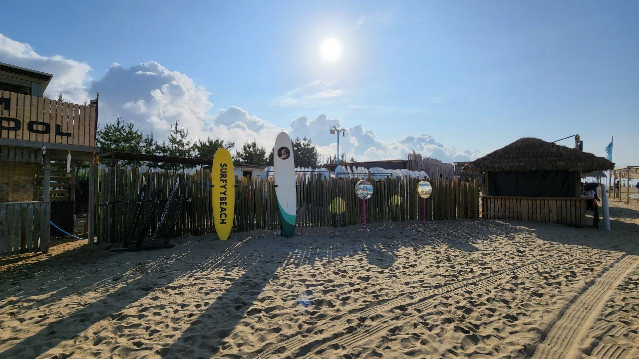 서피비치에서 처음 서핑을 타봤어요.